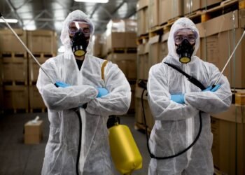 A Ciência da Desinfecção Profunda Rompendo Biofilmes para uma Segurança Industrial Real