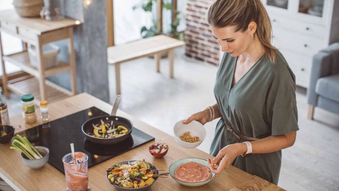 Biohacking Cognitivo Nutrição de Precisão para Foco e Gestão de Estresse em Ambientes de Alta Pressão