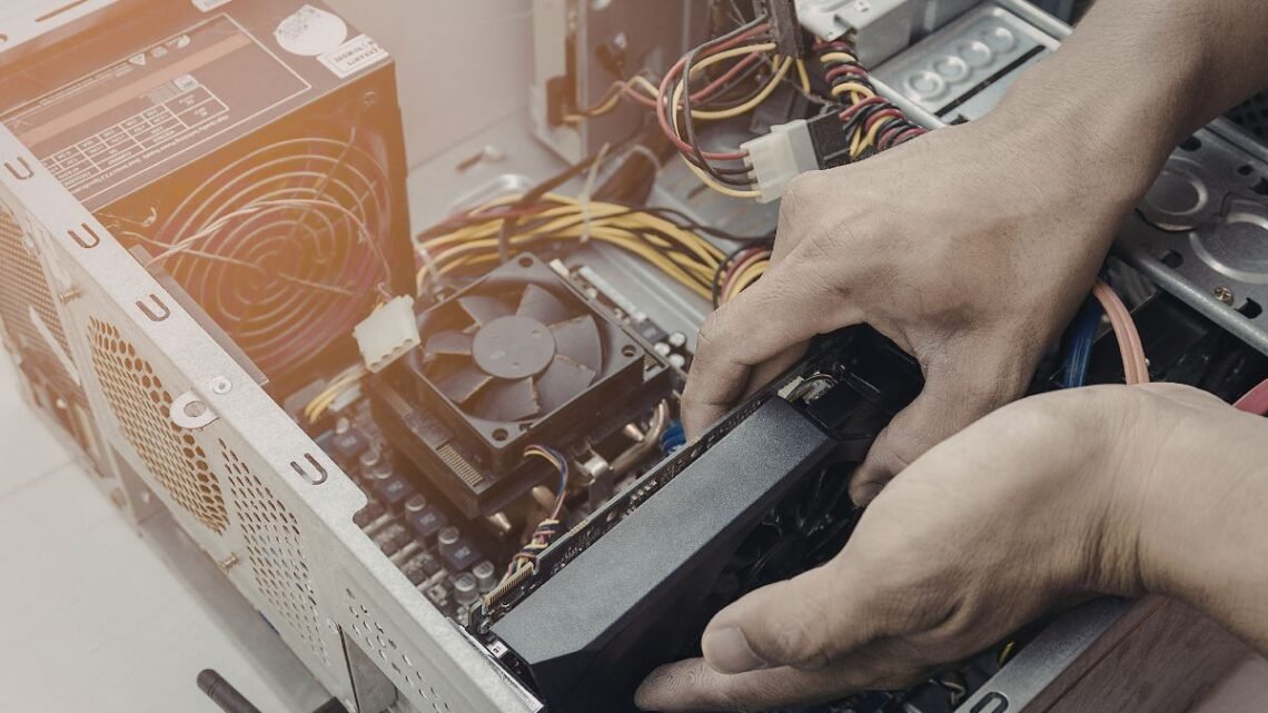 Hardware Híbrido A Utilização de PCs Gamers como Workstations de Inteligência Artificial e Renderização