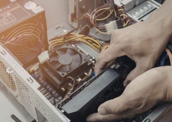 Hardware Híbrido A Utilização de PCs Gamers como Workstations de Inteligência Artificial e Renderização