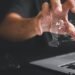 Humanização de Conteúdo Gerado por IA A Camada de Autoridade que Domina o Google em 2026