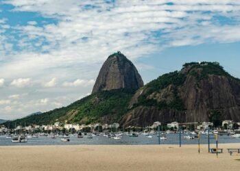 Inverno Carioca no Mar Por que Julho é o Segredo Mais Bem Guardado da Navegação