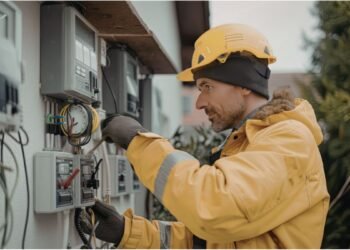 Manutenção Elétrica Preventiva (NR-10) Blindando a Logística de Suzano contra Paradas Críticas