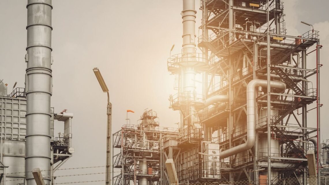 O Desafio das Chuvas Ácidas Industriais Estratégias para o Controle de NOx e SOx