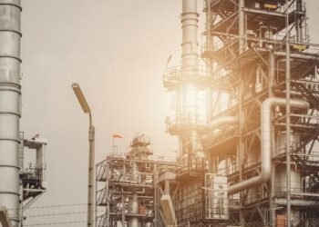 O Desafio das Chuvas Ácidas Industriais Estratégias para o Controle de NOx e SOx