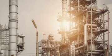 O Desafio das Chuvas Ácidas Industriais Estratégias para o Controle de NOx e SOx