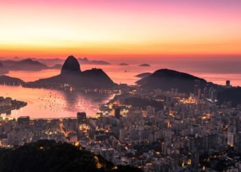 Rio Night Cruise A Magia de Navegar pela Orla Iluminada em 2026